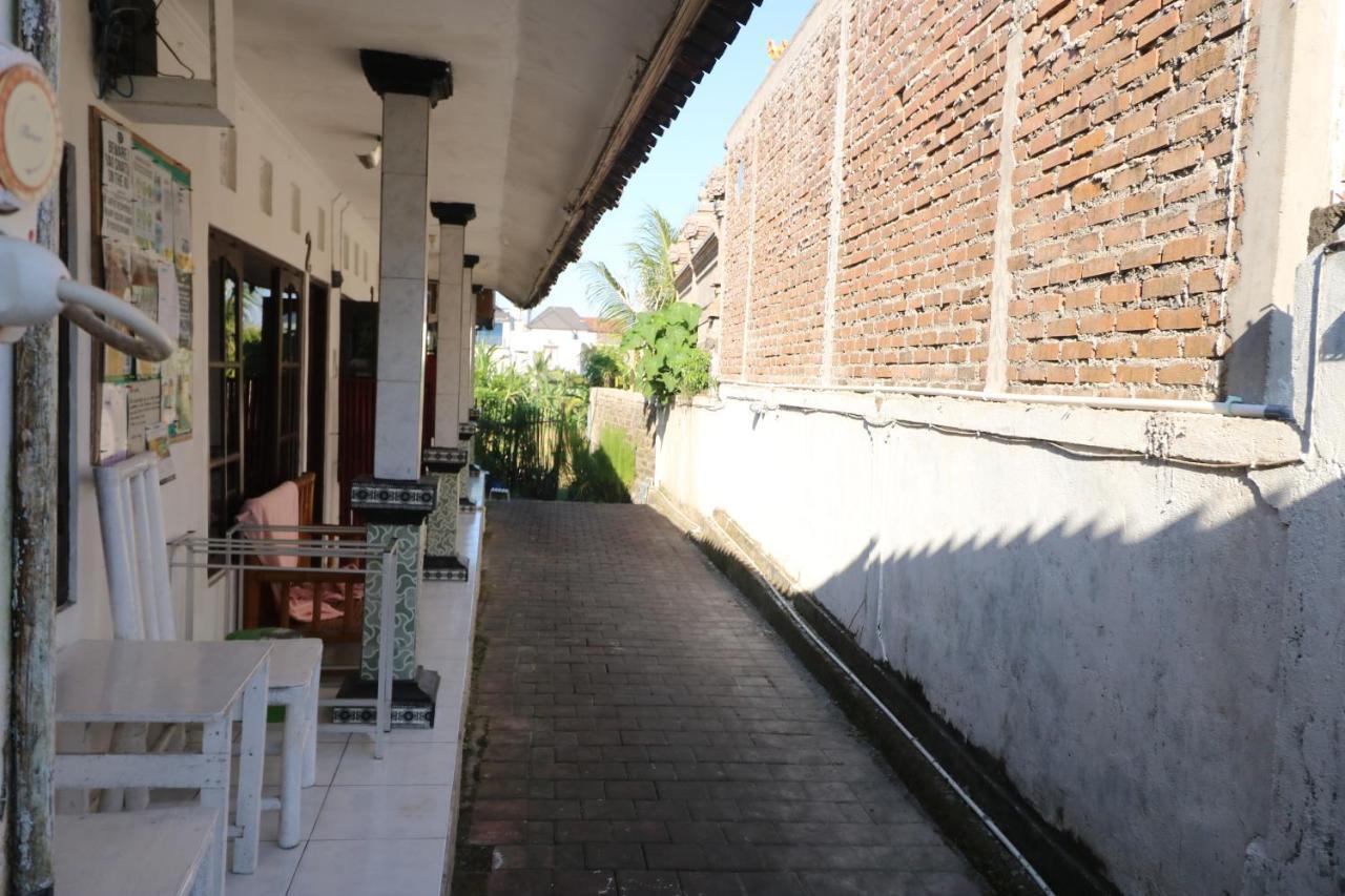 Kris Kos Hotel Canggu Exterior foto